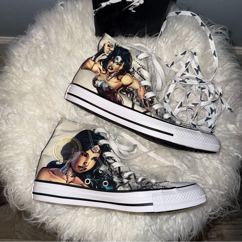 NEW IN BOX: CONVERSE • Wonder Woman Limited Edition High Top Sneaker